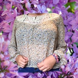 Blouse floral lace